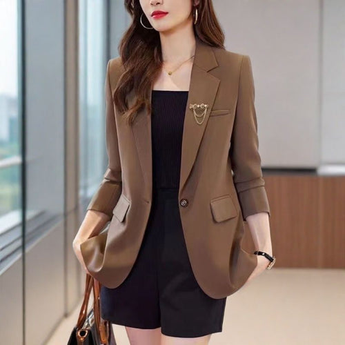 Blazer tendance pour femmes avec coupe ajustée Chic & Stil