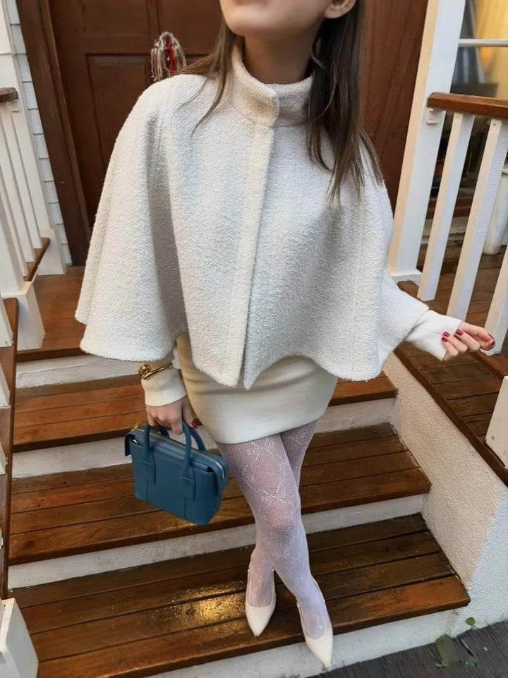Elegant coat jacket for women in structured fabric Amarae