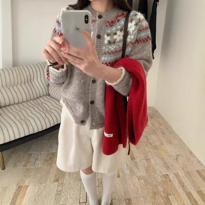 Cardigan pour femmes à motifs avec accents colorés Chic & Stil