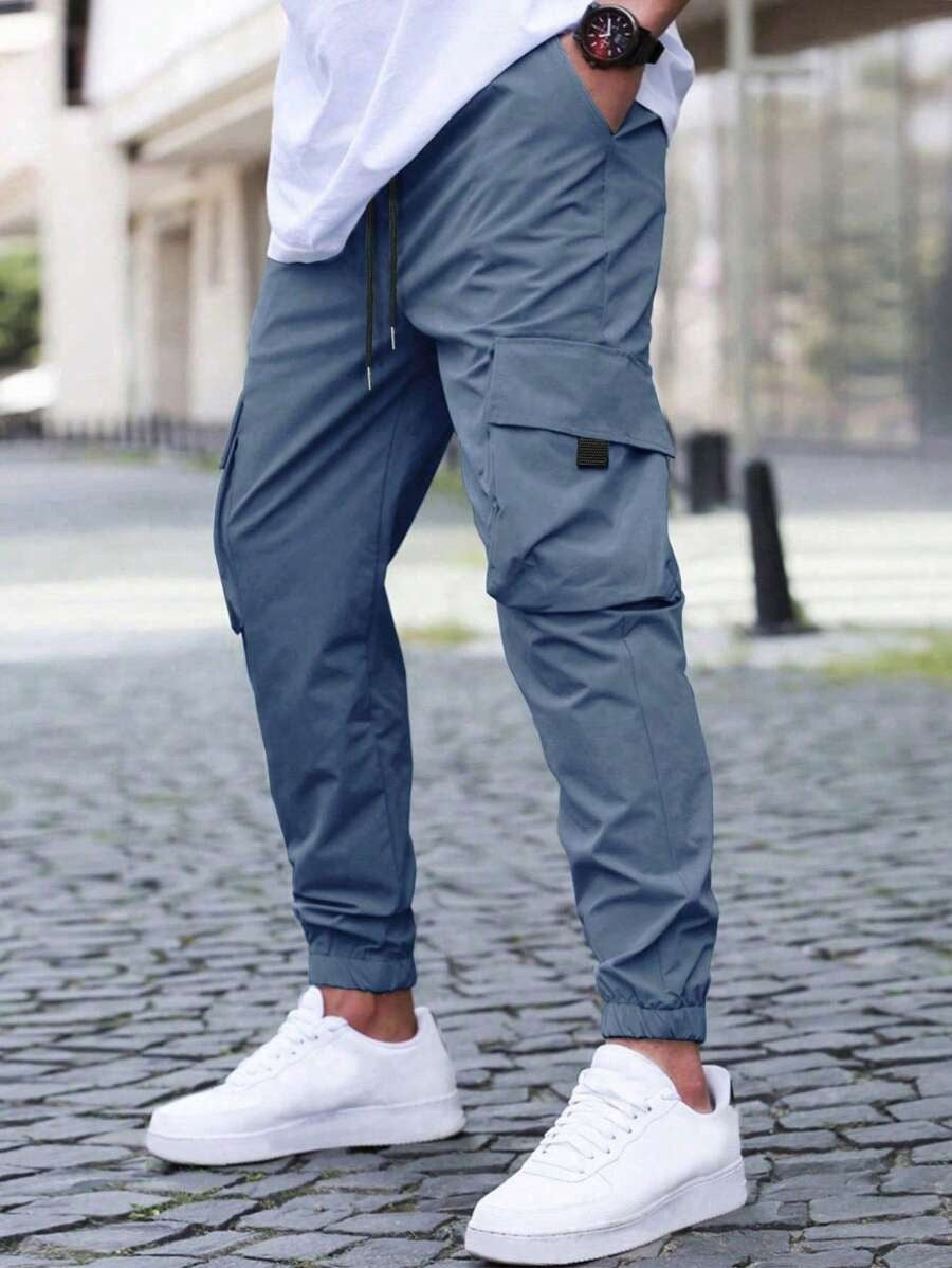 Men's cargo pants with practical side pockets and elastic cuffs Lune London