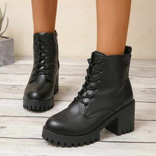 Ankle boots for ladies with a sturdy block heel and laces Amarae