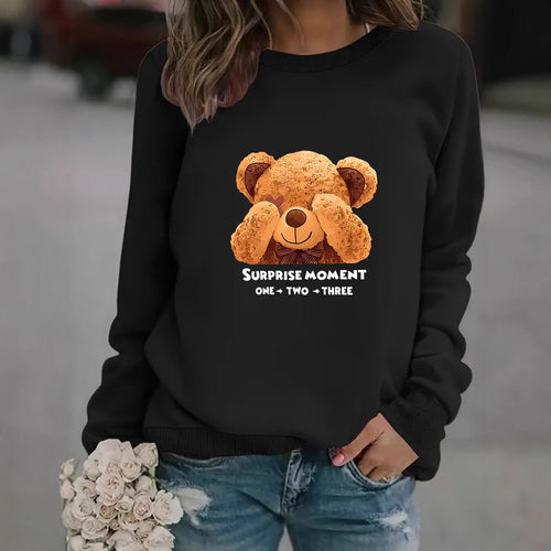 Women's sweatshirt with cute bear design and modern lettering Chic & Stil