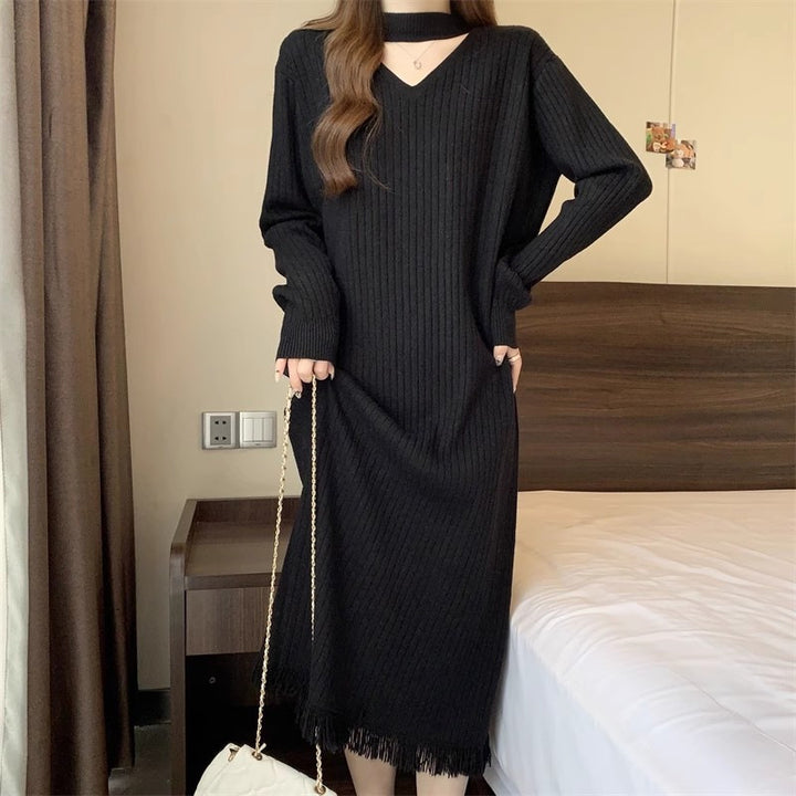Robe tricotée pour femmes avec décolleté en V et franges Chic & Stil