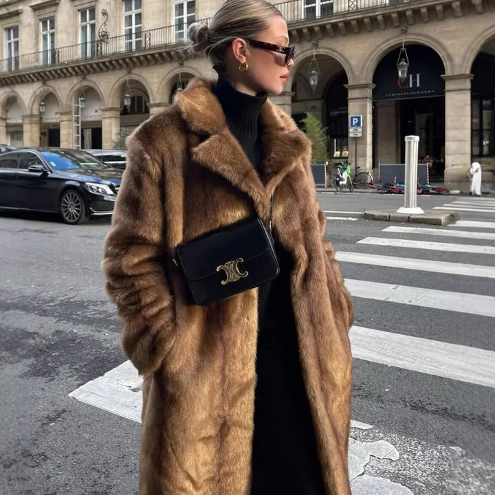 Women Luxurious Faux Fur Jacket with Elegant Lapels Lune London