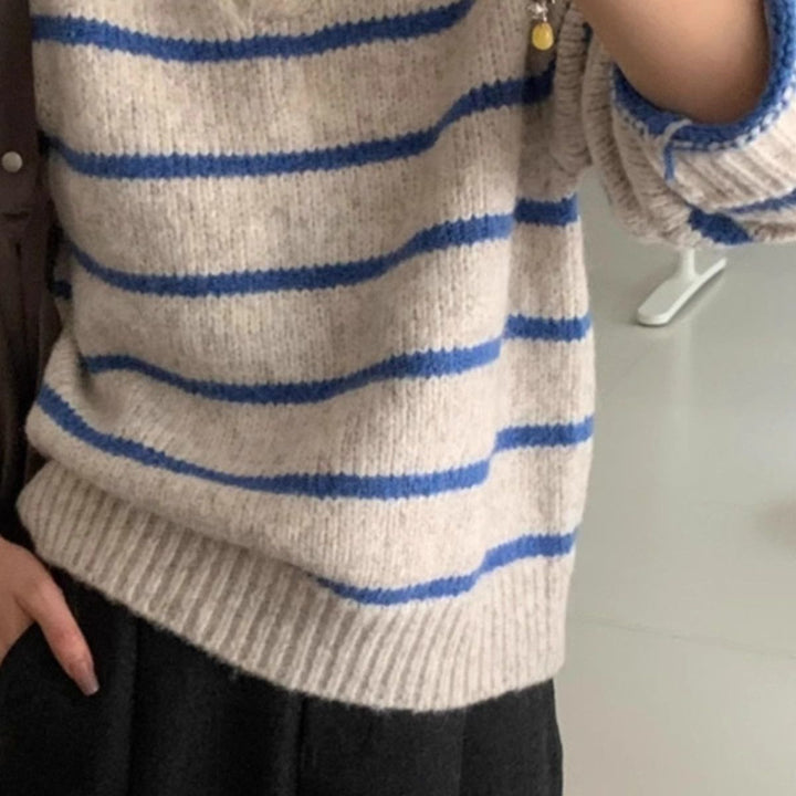 Pull en tricot pour femmes avec col en V et rayures Chic & Stil