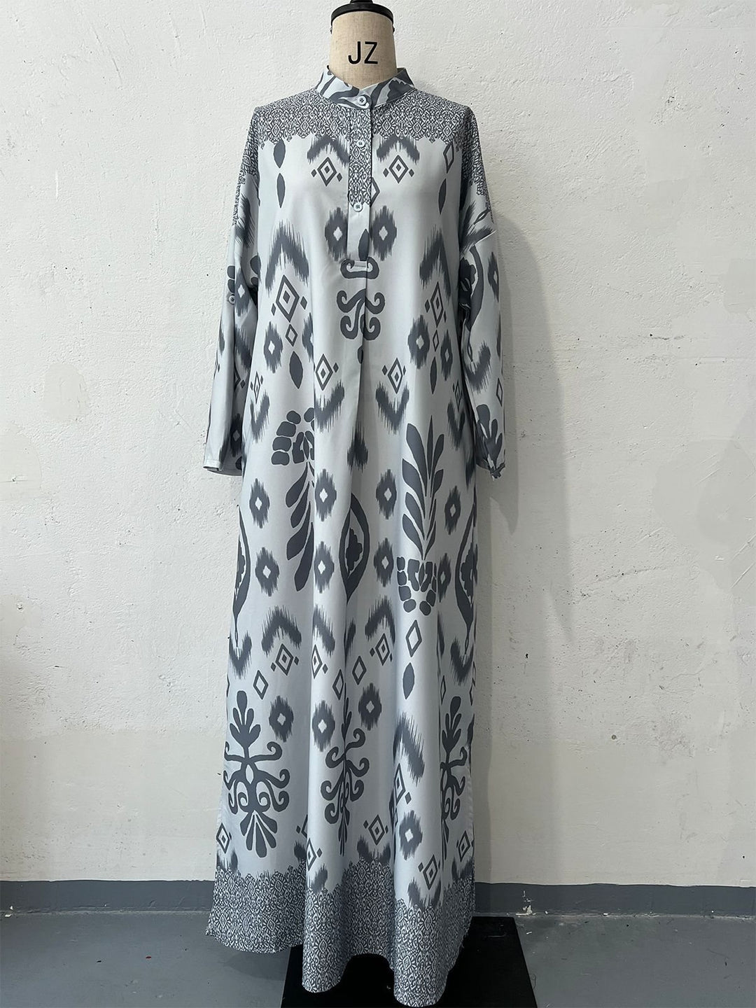 Women's Maxi Dress with fine Chic pattern and Style