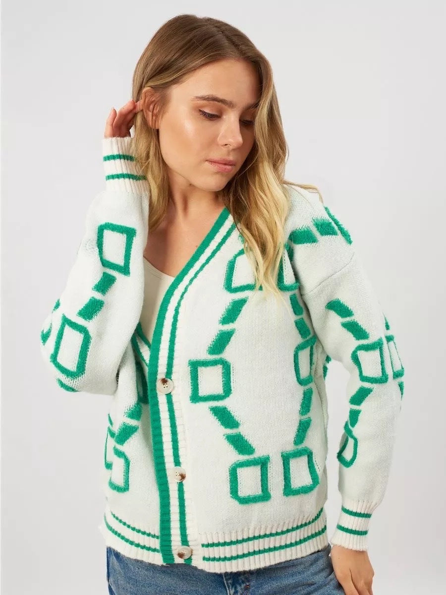 Cardigan pour femmes avec motif géométrique coloré et détails de boutons Chic & Stil