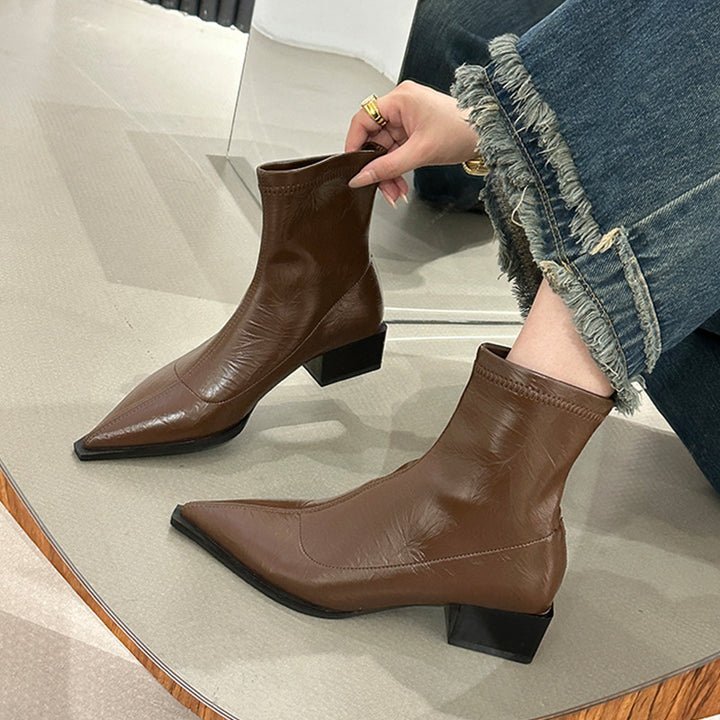 Elegant boots for ladies with pointed toe and square heel Lune London