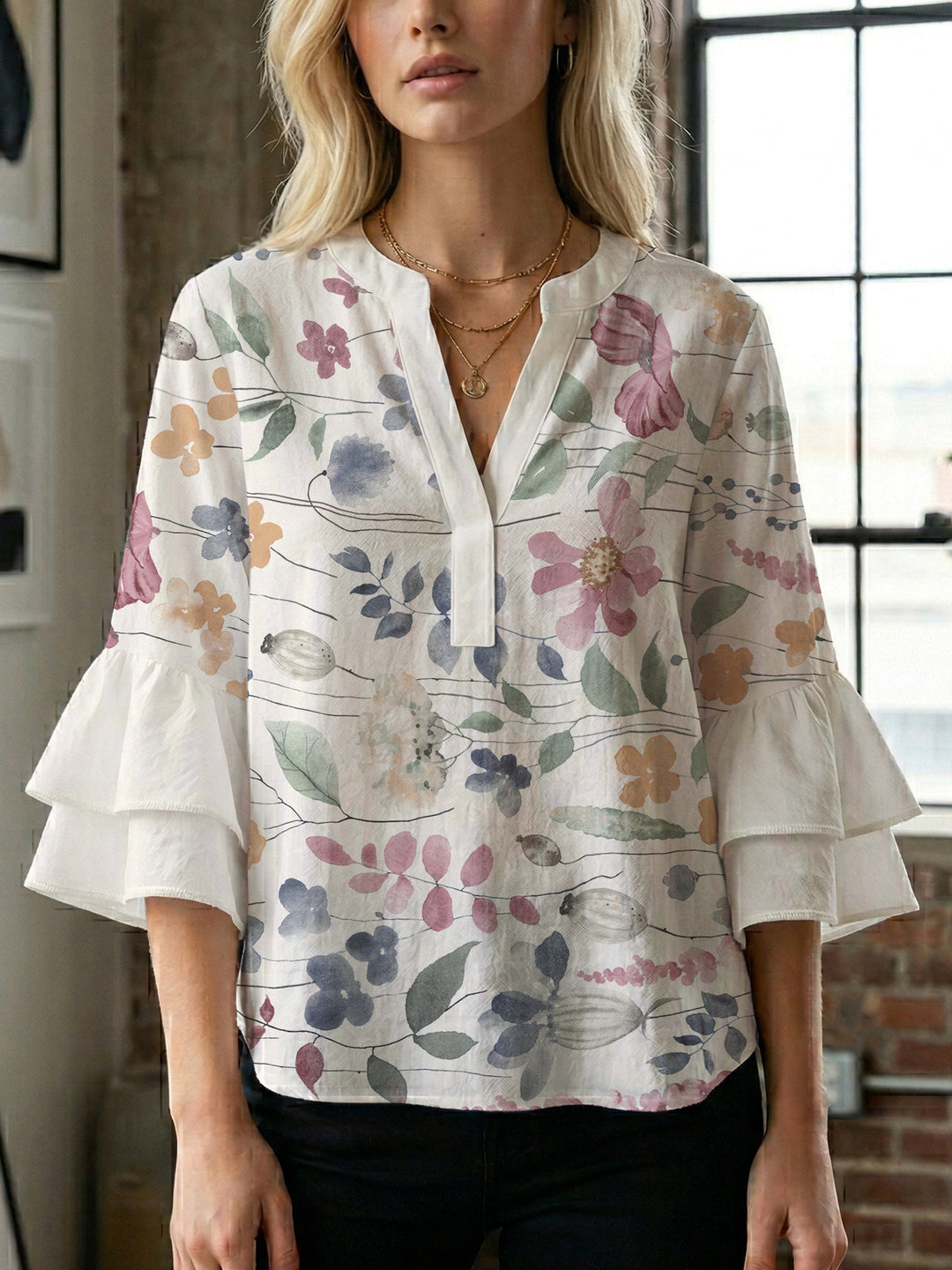 Women's blouse with voluminous sleeves and floral design Lune London