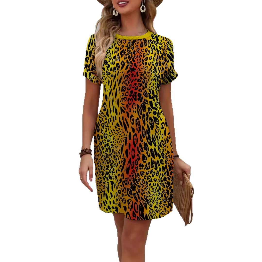 Women casual short sleeve dress with floral motifs and comfortable cut Lune London