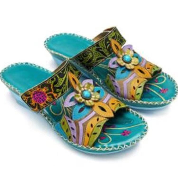 Strappy sandals for women with floral accents and ergonomic sole technology Lune London