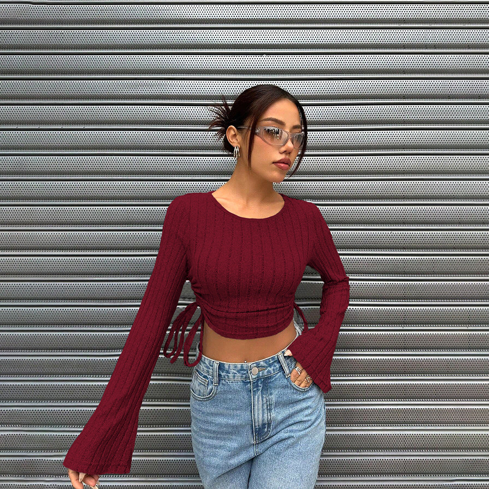 Top à manches longues crop pour femmes avec un tricot côtelé à la mode et un détail à nouer Chic & Stil