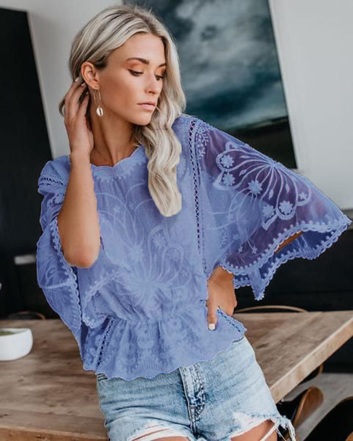 Blouse en dentelle élégante pour femmes avec des manches volumineuses Chic & Stil