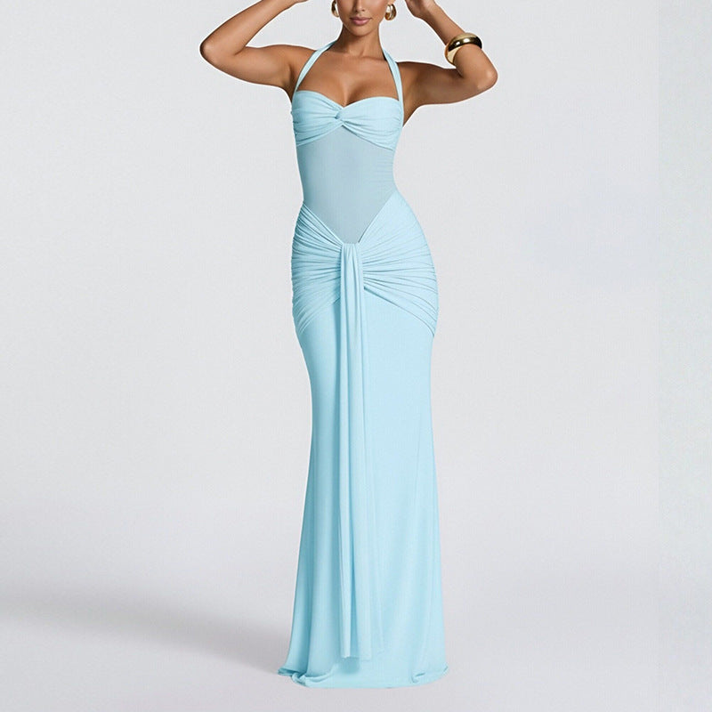 Robe de soirée glamour pour femmes avec plis élaborés et coupe ajustée Chic & Stil