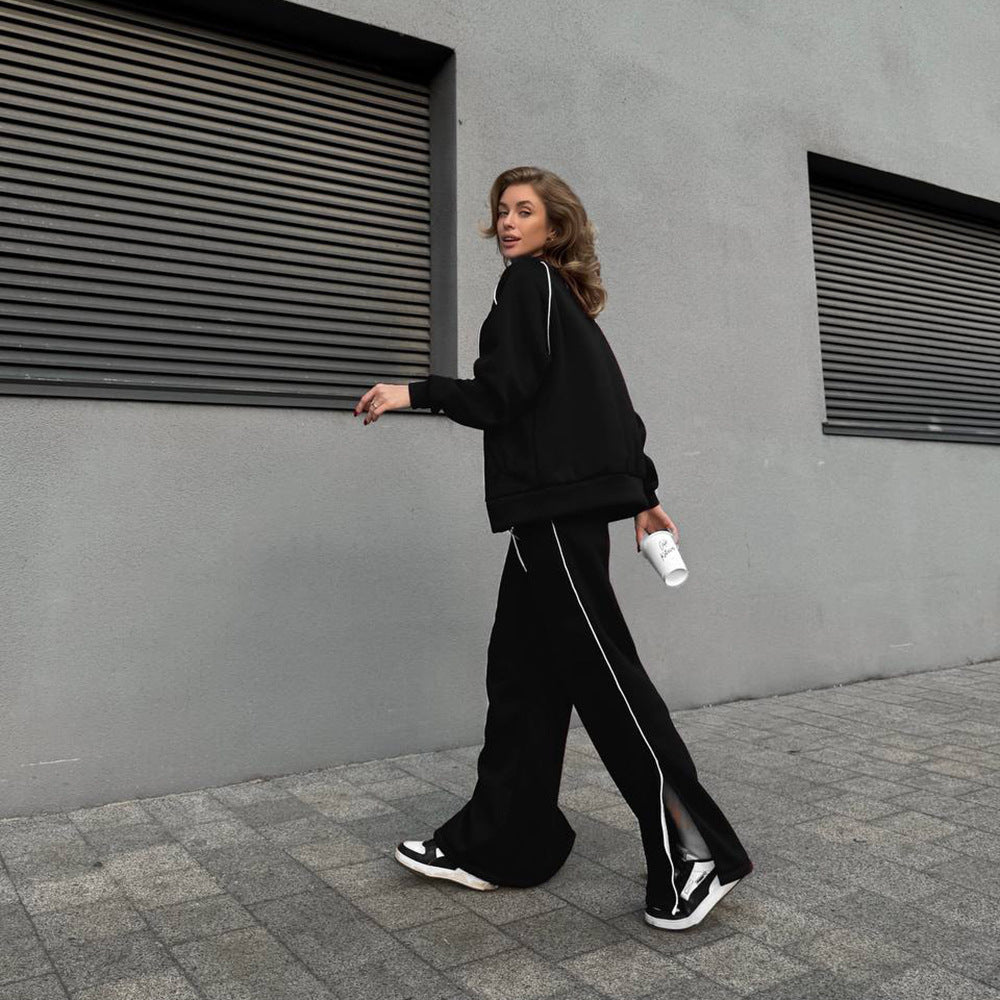 Casual tracksuit for women with modern zipper and elastic cuffs Lune London