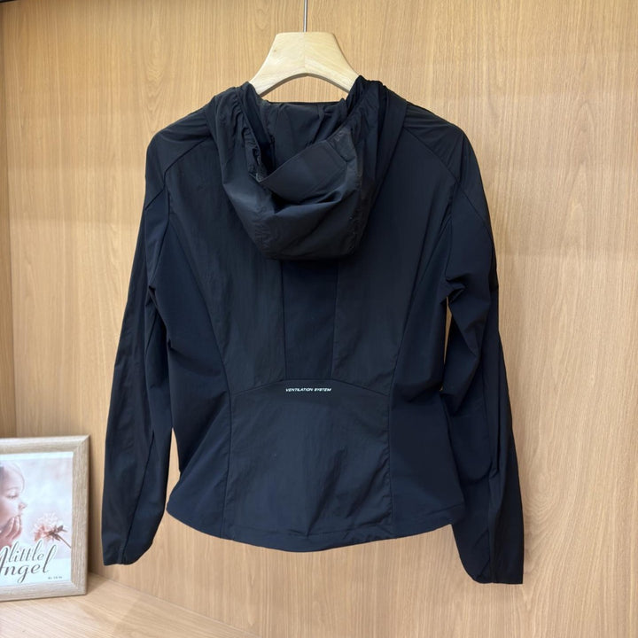 Women's Lightweight Hooded Wind Jacket with Zipper and Adjustable Hem Amarae