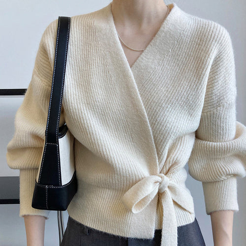 Cardigan enveloppant élégant pour femme avec décolleté en V profond et ceinture à la mode Chic & Stil