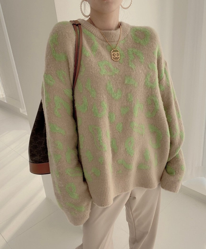 Ladies Large Chic Animal Print Design Sweater
