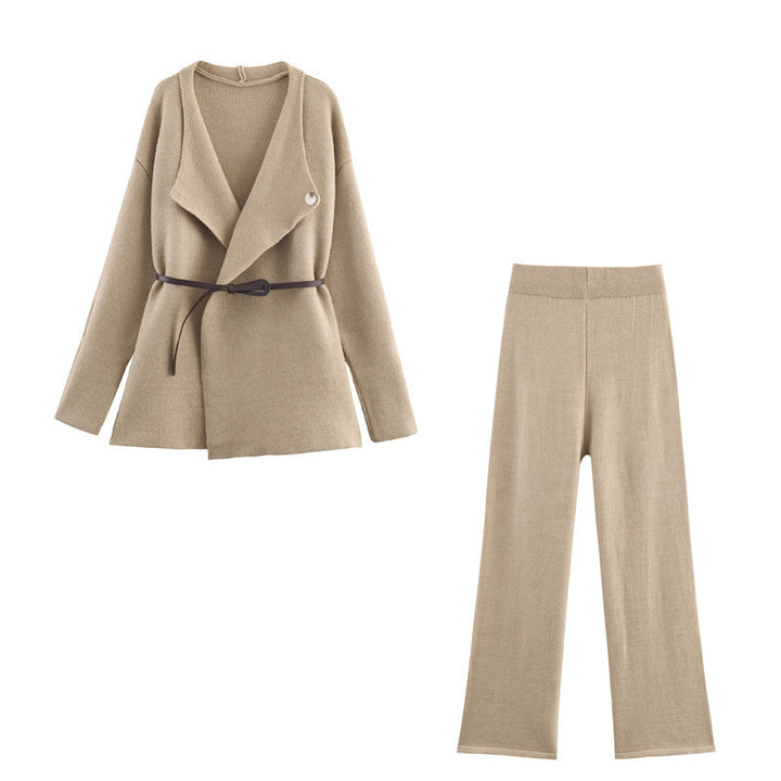 Women elegant outfit with adjustable belt and loose fit Lune London