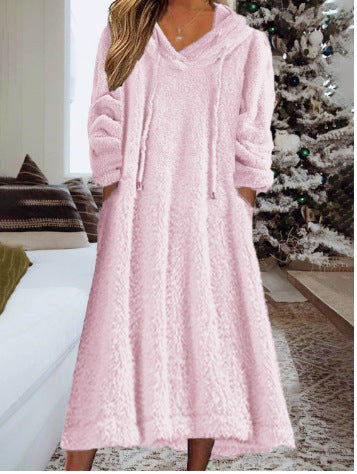 Ladies maxi dress made of teddy fleece with hood, V-neck and side pockets Amarae