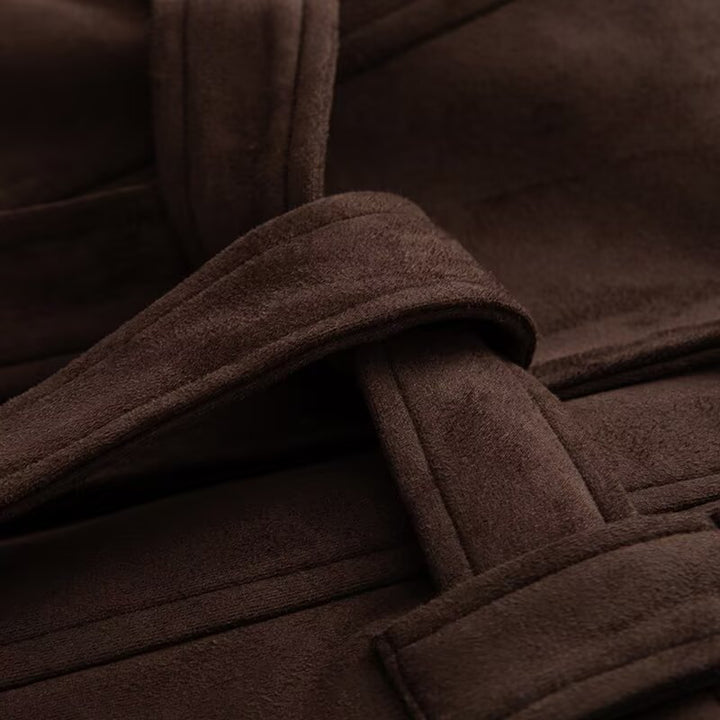 Veste courte stylée pour femmes avec large col et ceinture à la taille Chic & Stil