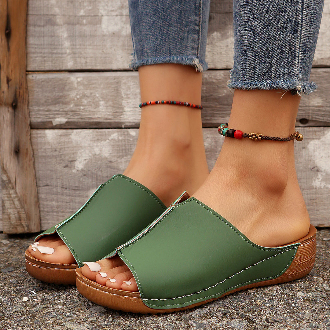 Comfortable slippers for ladies with ergonomic sole Amarae