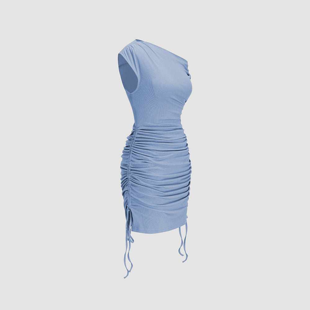 Robe ajustée femme avec encolure asymétrique et détails volants Chic & Stil