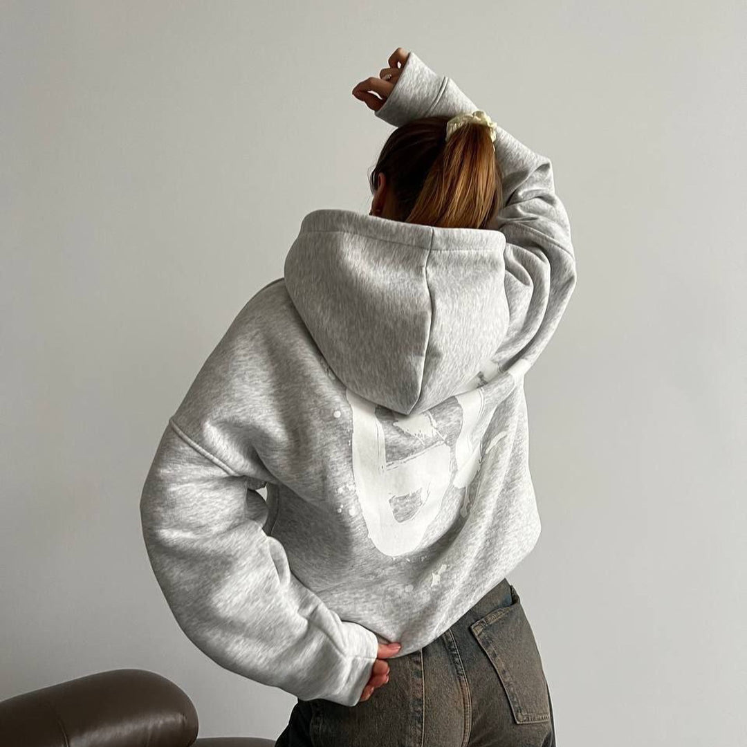 Oversized hooded sweatshirt for women with a comfortable fit and casual sleeves Lune London