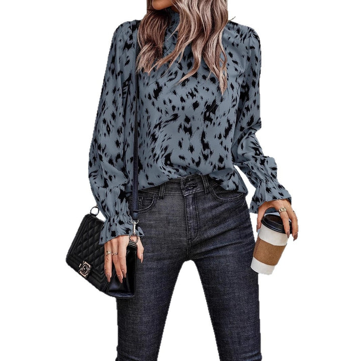 Women's blouse with elegant gathering and stylish pattern Lune London