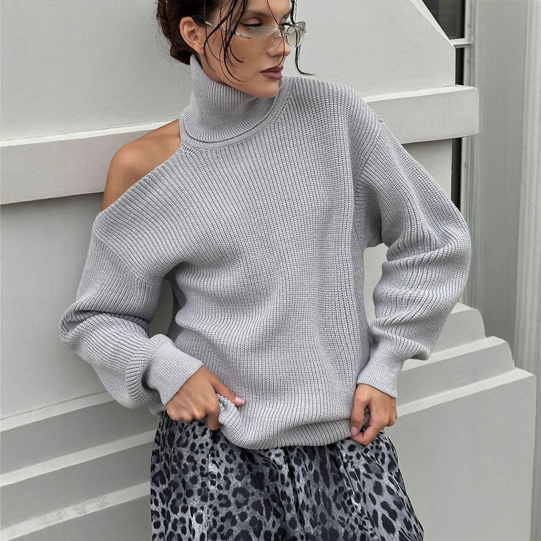 Trendy turtleneck sweater for women with a relaxed fit Lune London
