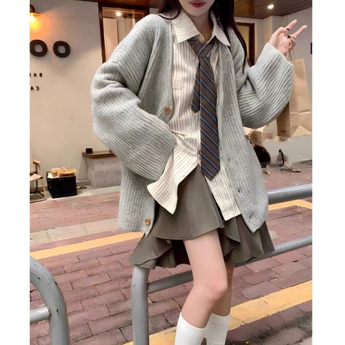 Ladies comfortable knitted cardigan with button closure and V neck Amarae