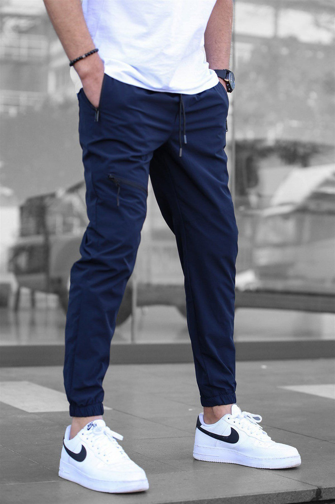 Sport suit trousers for men with elastic waistband and zip pockets on the sides Lune London