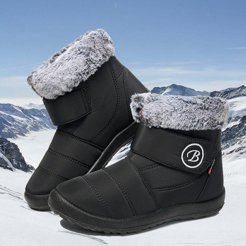 Insulated winter boots for women with practical velcro closure and warm fleece lining Amarae