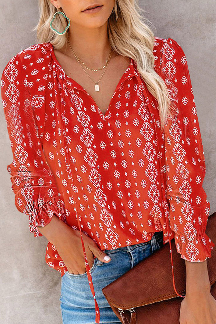 Women's blouse with a sophisticated leopard print and a trendy V-neck Lune London