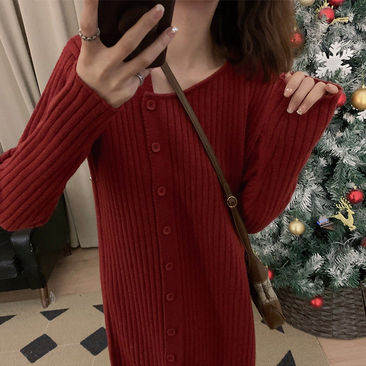 Robe tricotée pour femmes avec col roulé large et patte de boutonnage continue Chic & Stil