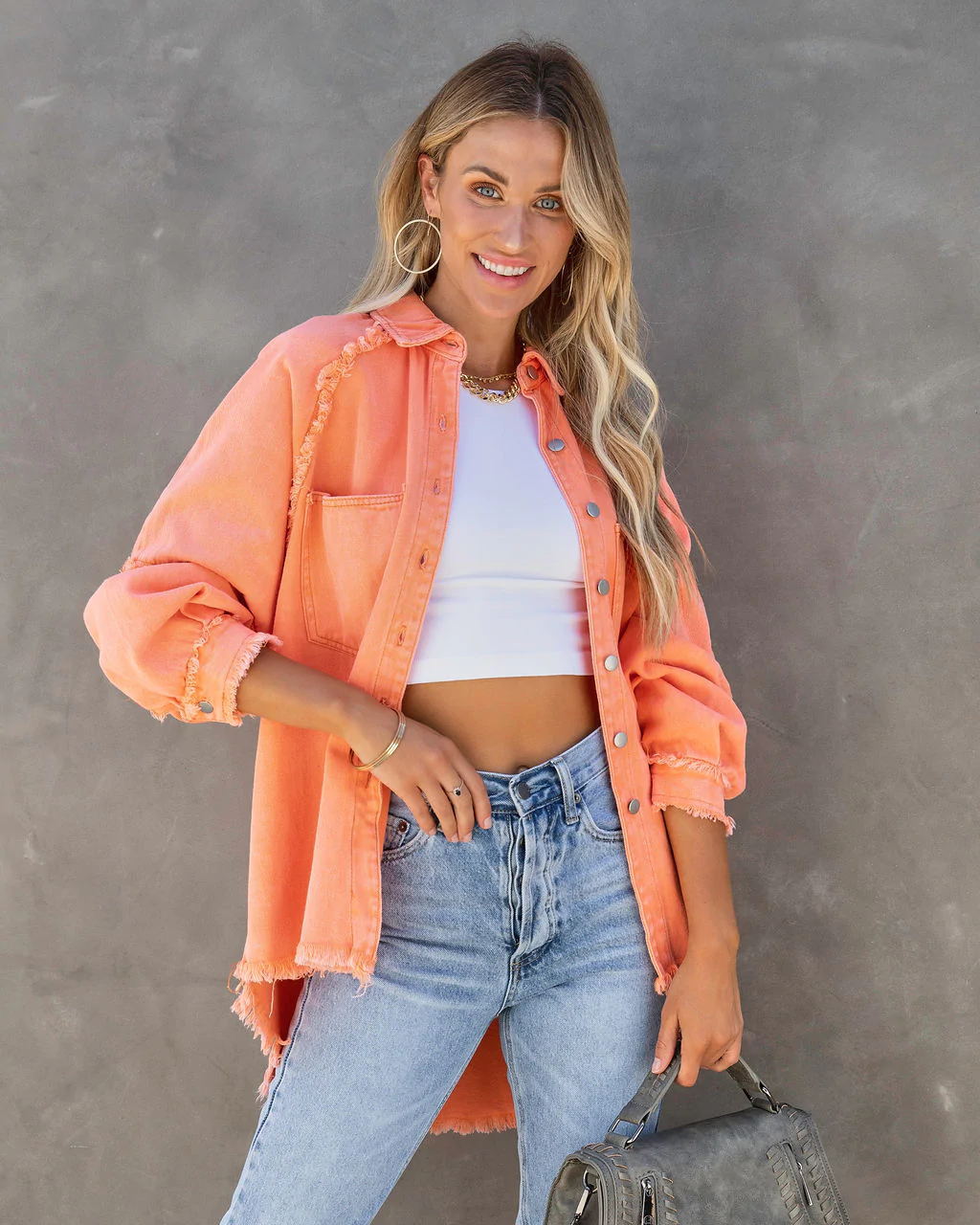 Chemise Veste en Jean Surdimensionnée pour Femmes avec Détails Effilochés Chic & Stil