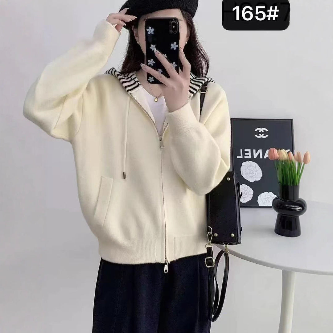 Veste à capuche confortable et élégante pour femmes avec rayures horizontales Chic & Stil