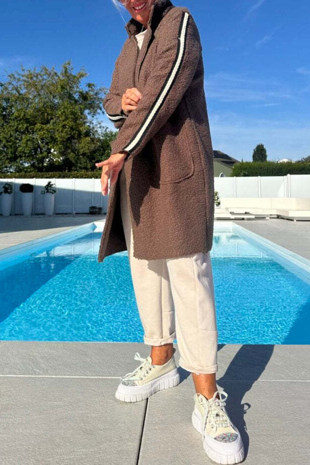 Women elegant teddy coat with two pockets and sporty stripes Lune London