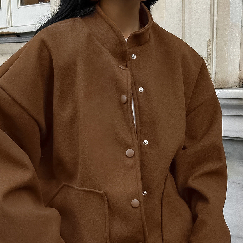 Oversized winter jacket for women with snap button closure and side pockets Lune London