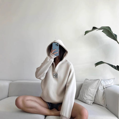 Comfortable hooded sweatshirt for women with a relaxed fit and high-quality materials Amarae