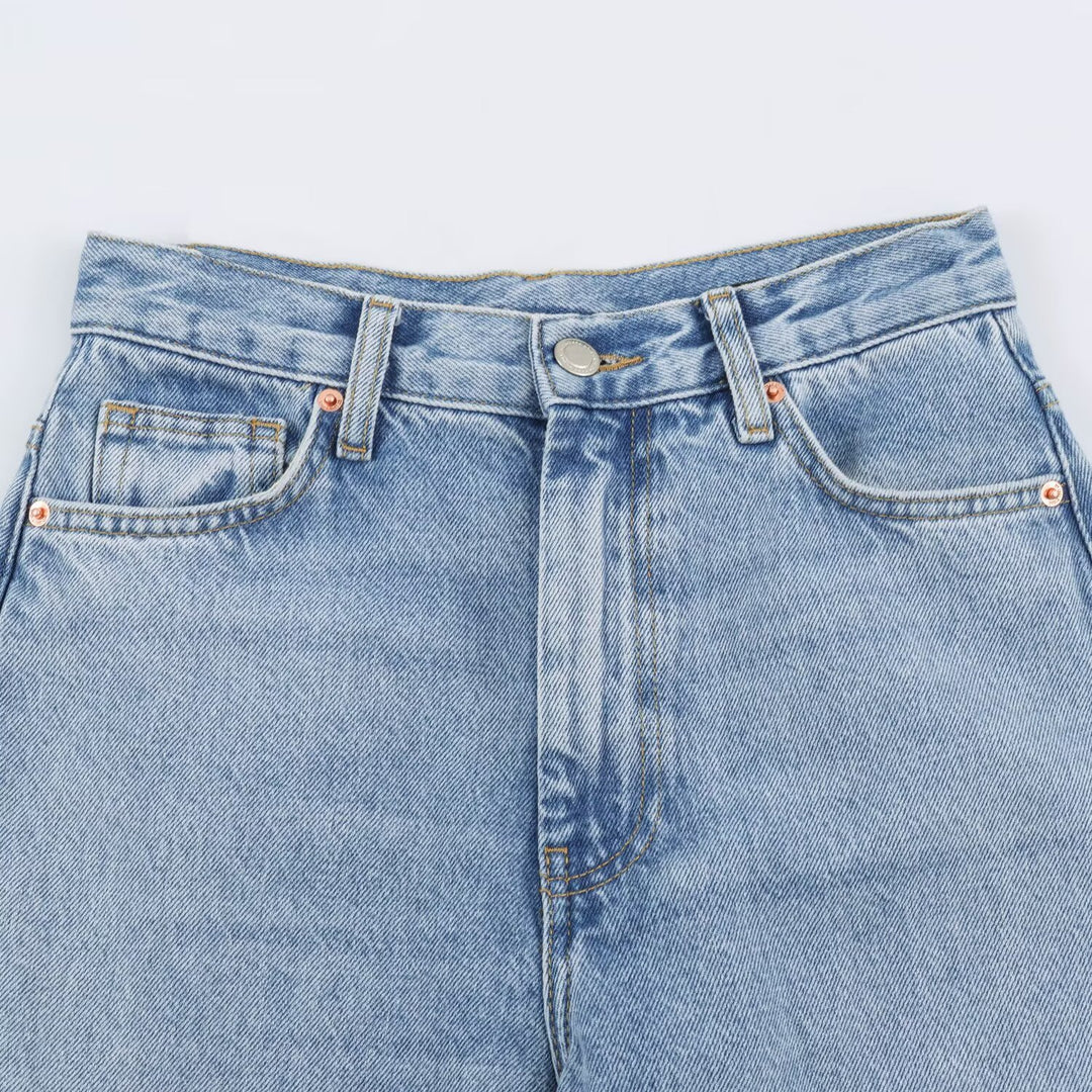 Women High-Waisted Relaxed Jeans with Tapered Leg Amarae