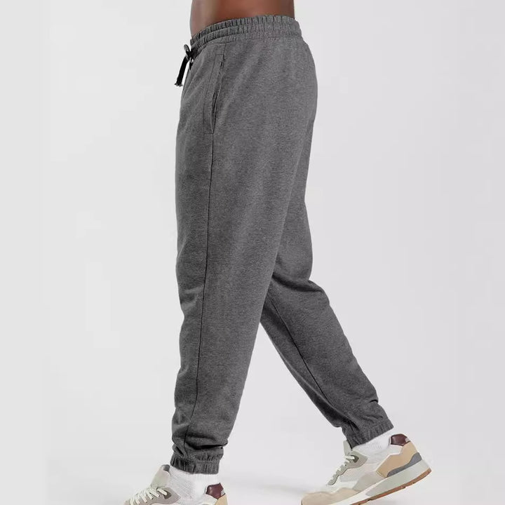 Sporty men's jogger pants with elastic waistband and side pockets Lune London