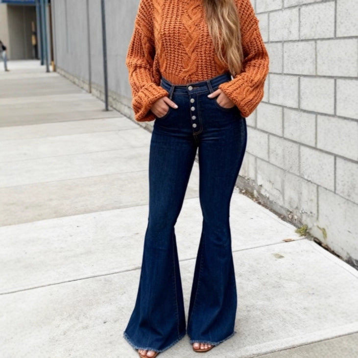 Ladies high-waisted retro flared jeans with visible button placket and flared leg Amarae