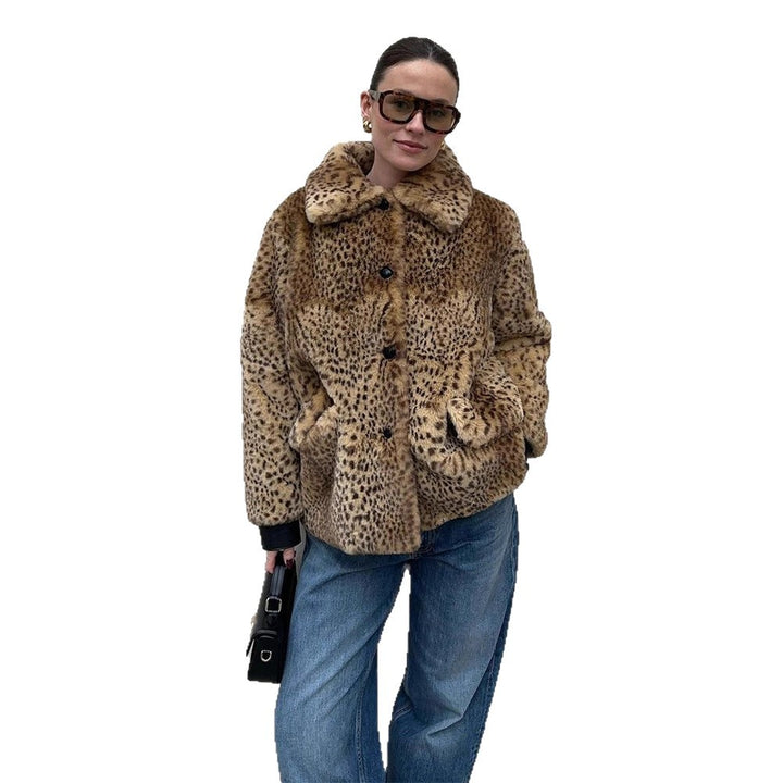 Women's Boxy Short Coat made of Faux Fur with Allover Leopard Print and Foldable Shawl Collar Amarae