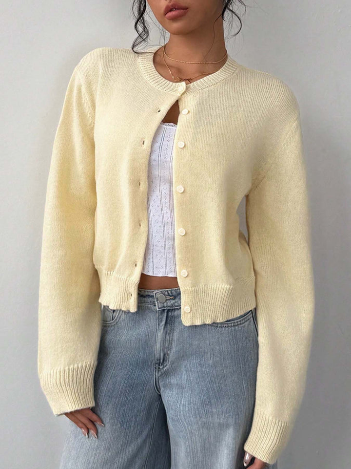 Cardigan pour femmes en coton doux avec détails en boutons Chic & Stil