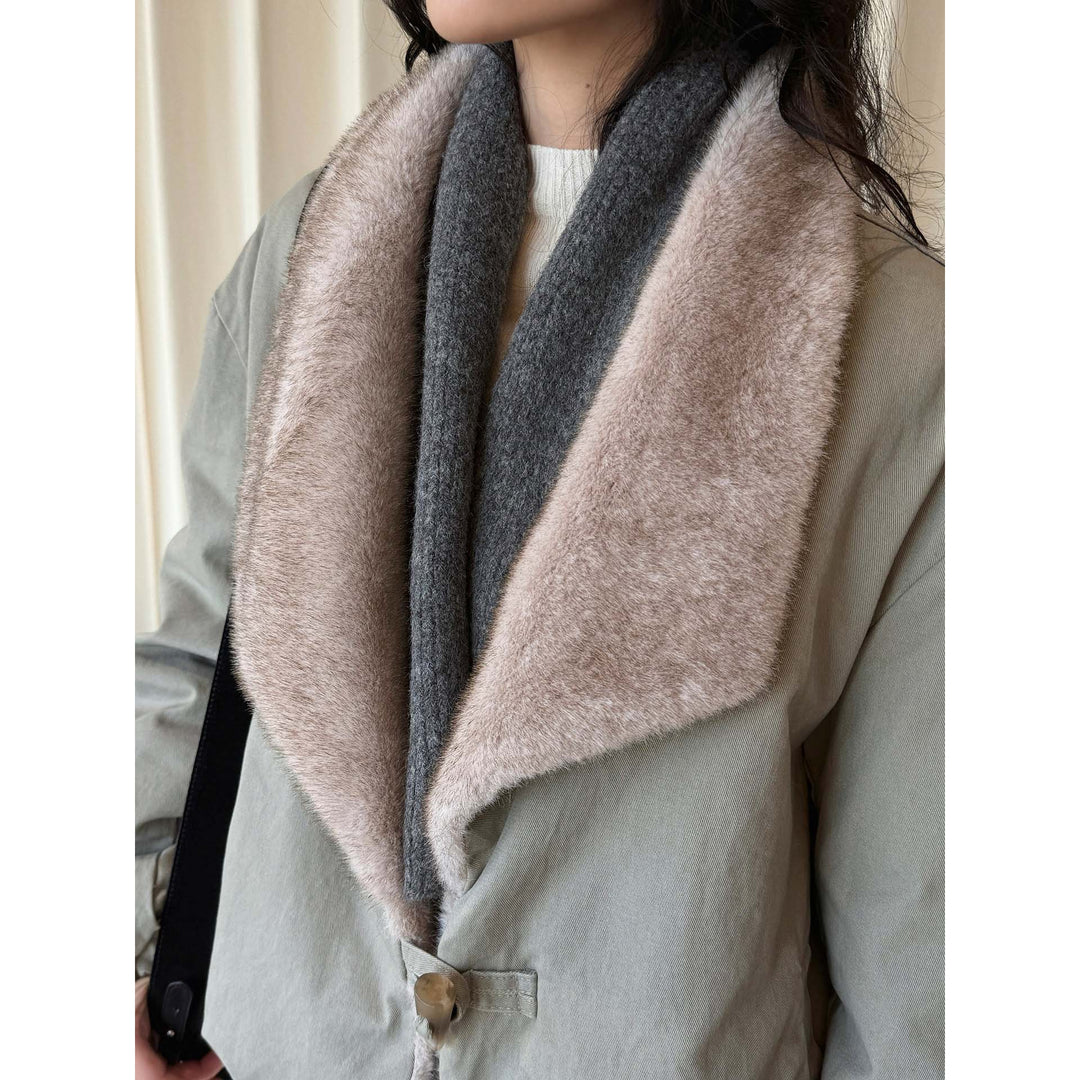 Women’s short jacket in oversized fit with detachable faux fur collar Amarae