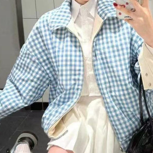Veste de transition à carreaux pour femmes avec coupe généreuse et accents modernes Chic & Stil