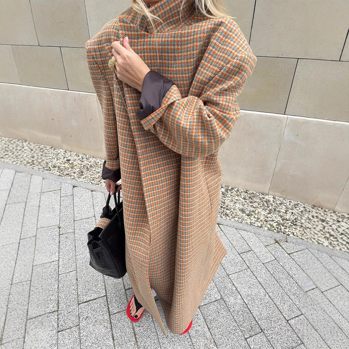 Ladies Oversize Wool Coat with Houndstooth Pattern and Waist Belt Amarae
