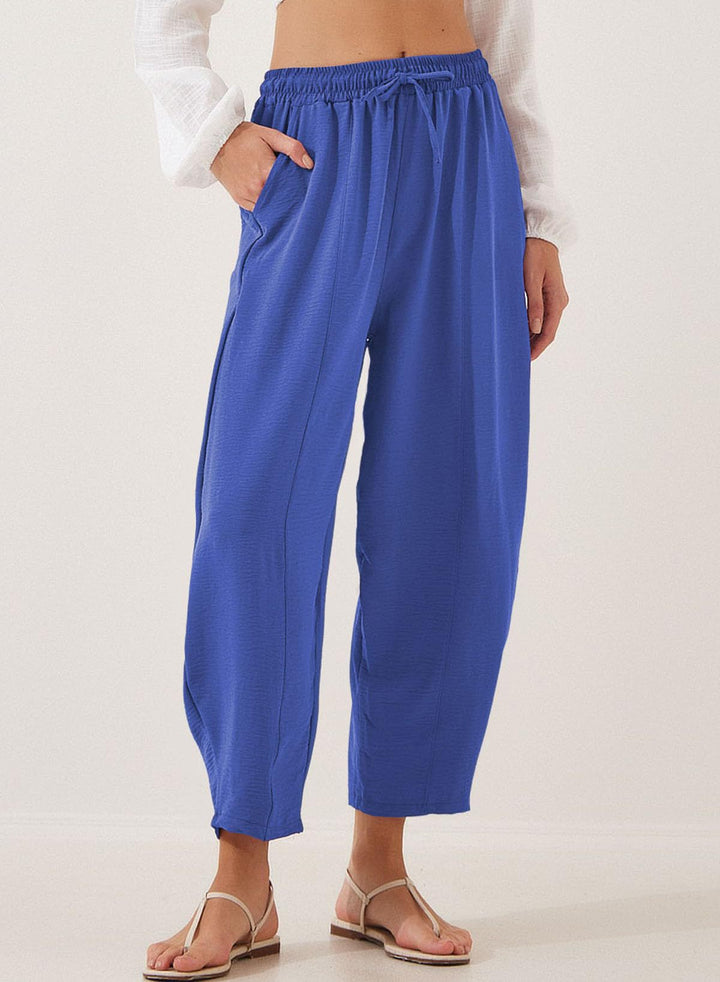 Casual leisure pants for women with elastic waistband and practical pockets Lune London