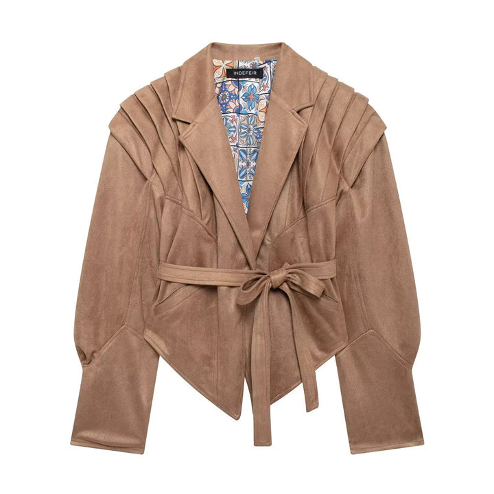 Trendy faux leather jacket for women with fashionable belt and elegant cut Lune London